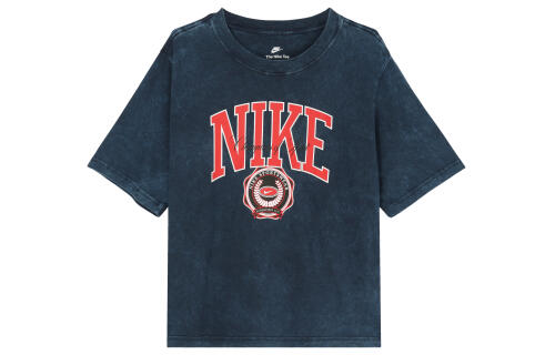 Женская футболка Nike Sportswear черная