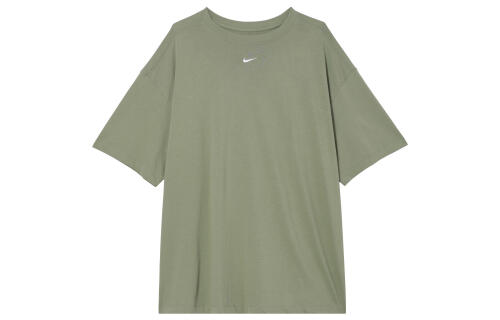 Женская футболка Nike Sportswear Essential зеленая