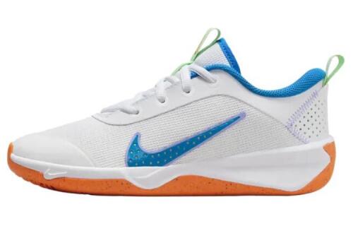 Детские кроссовки Nike Omni Multi-Court (GS) зеленые