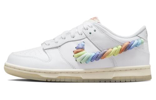 Детские кроссовки Nike Dunk Low SE (GS) белые