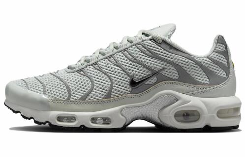 Женские кроссовки Nike Air Max Plus черные