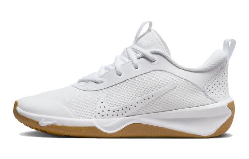 Детские кроссовки Nike Omni Multi-Court (GS) белые