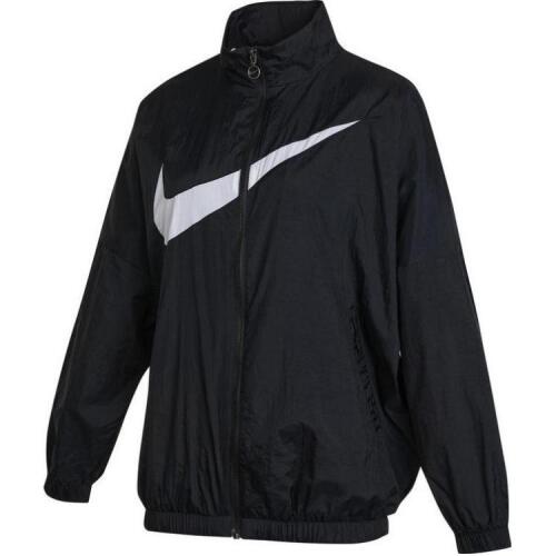 Женская куртка Nike Sportswear Essential черная