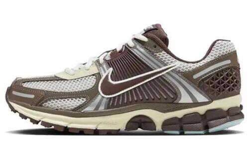 Женские кроссовки Nike Zoom Vomero 5 серые