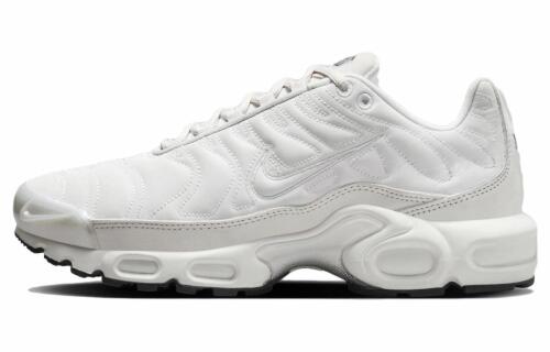 Женские кроссовки Nike Air Max Plus серые