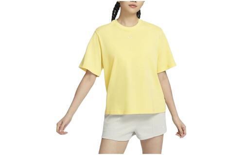 Женская футболка Nike Sportswear Essential желтая