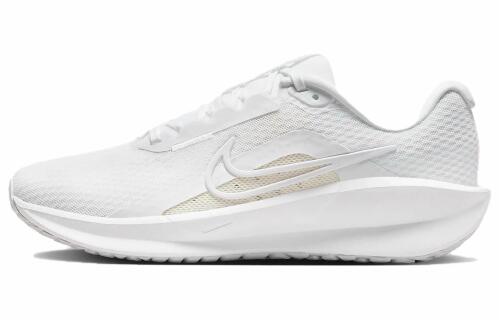 Женские кроссовки Nike Downshifter 13 белые