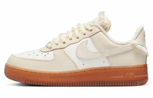 Женские кроссовки Nike Air Force 1 '07 LX