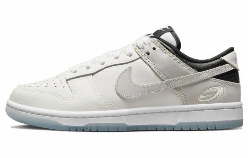 Женские кроссовки Nike Dunk Low SE белые