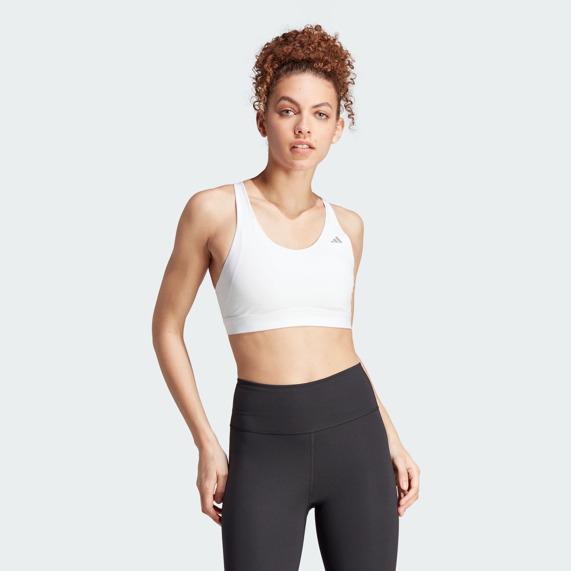 Женский топ adidas ULTIMATE RUN MEDIUM-SUPPORT BRA белый