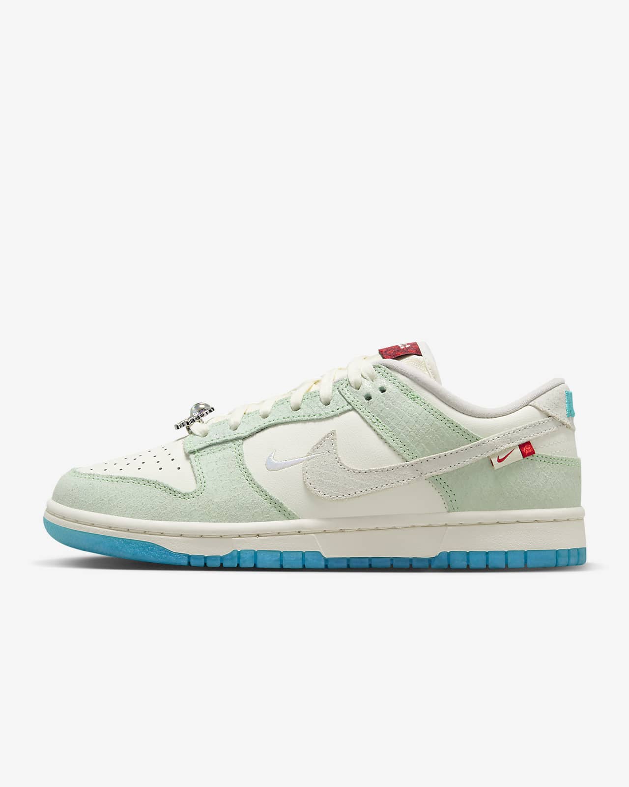 Женские кроссовки Nike Dunk Low LX зеленые