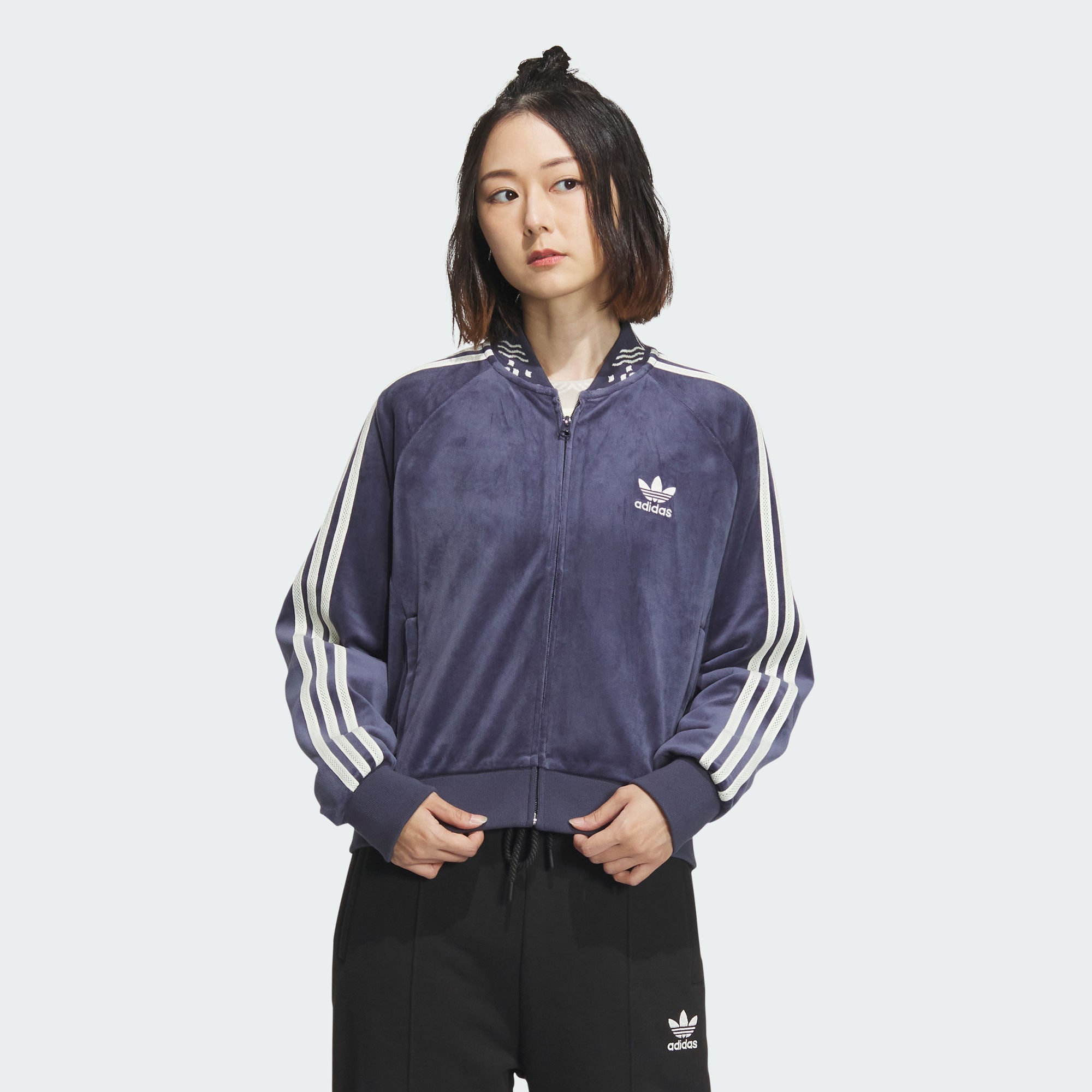 Женская куртка adidas VELOUR SST TRACK SUIT JACKET зеленая