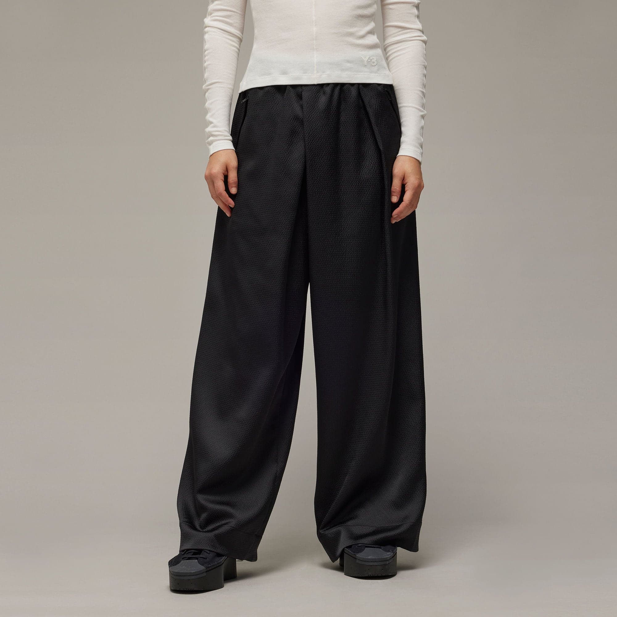 Женские брюки adidas WIDE LEG TECH SEERSUCKER PANTS