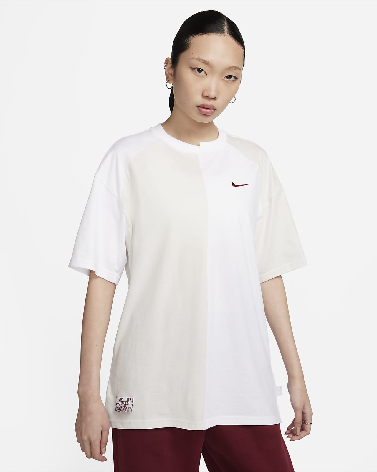 Женская футболка Nike Sportswear Collection серая