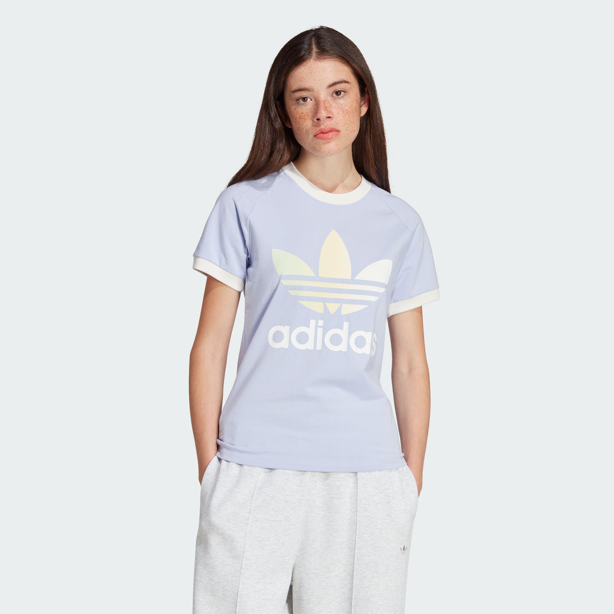 Женская футболка adidas GRADIENT TREFOIL CALI TEE фиолетовая