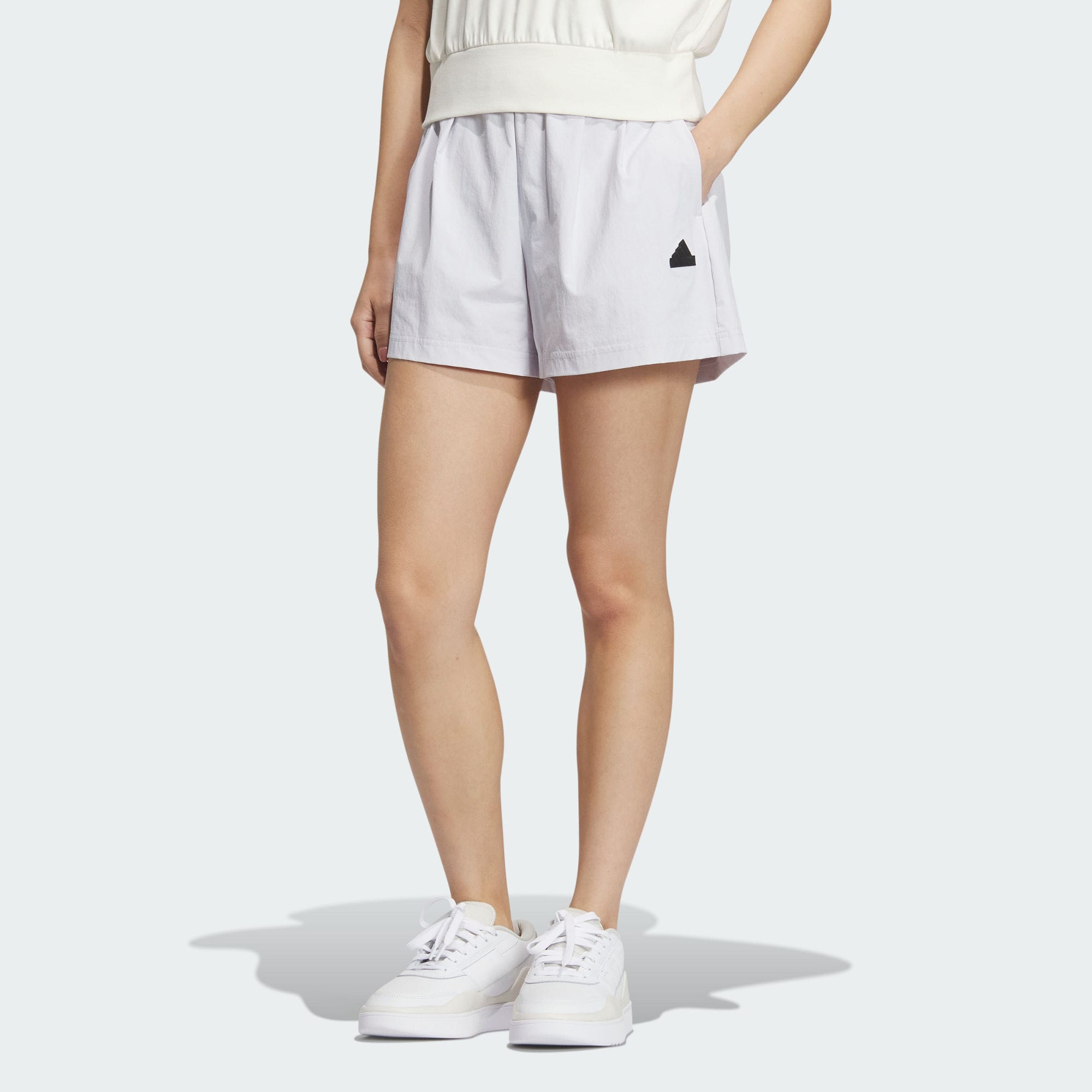 Женские шорты adidas SPORTSWEAR SHORTS IM8828