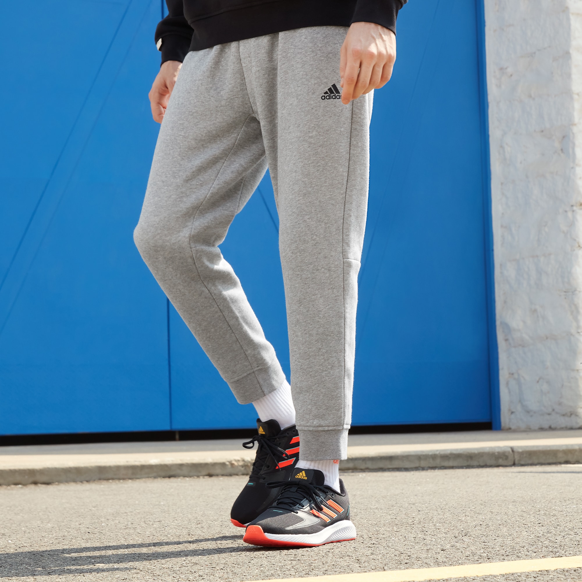 Брюки adidas LABEL PANTS IB2727