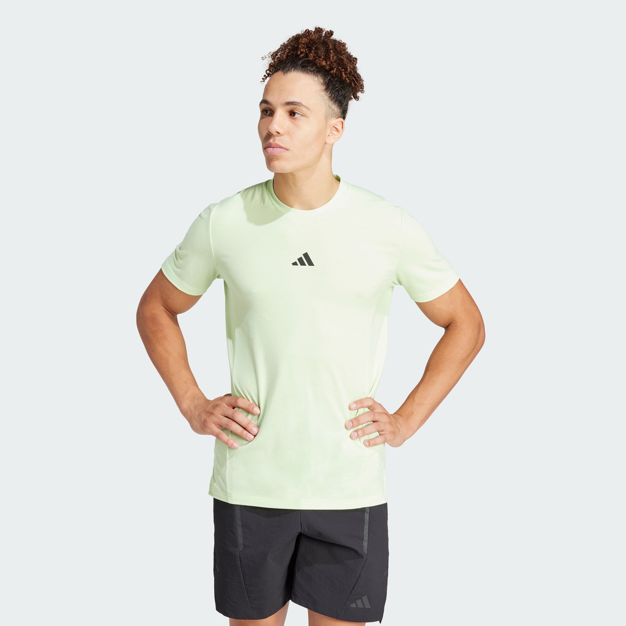 Мужская футболка adidas TRAINING WORKOUT TEE IS3813