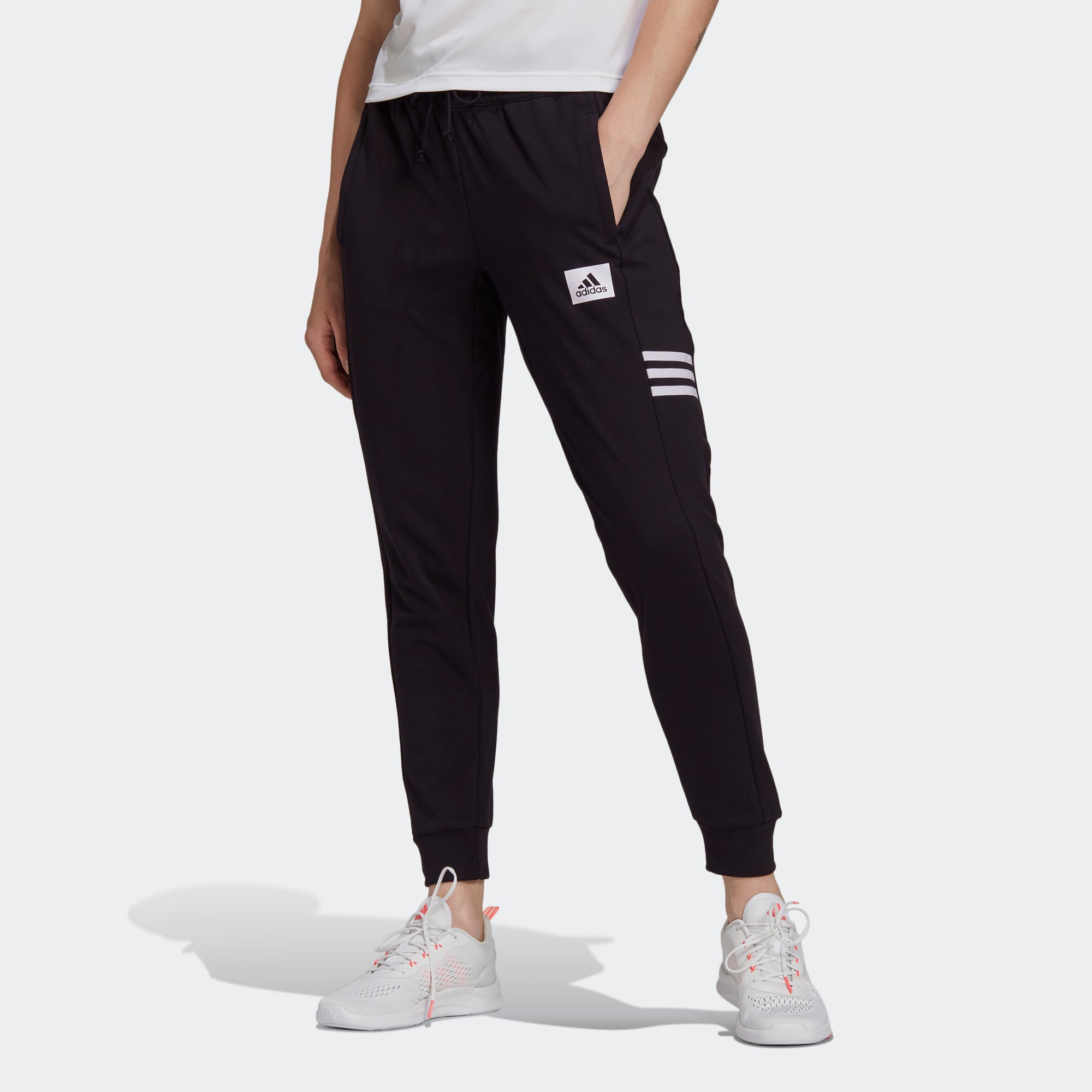 Женские брюки adidas DESIGNED TO MOVE MOTION PANTS