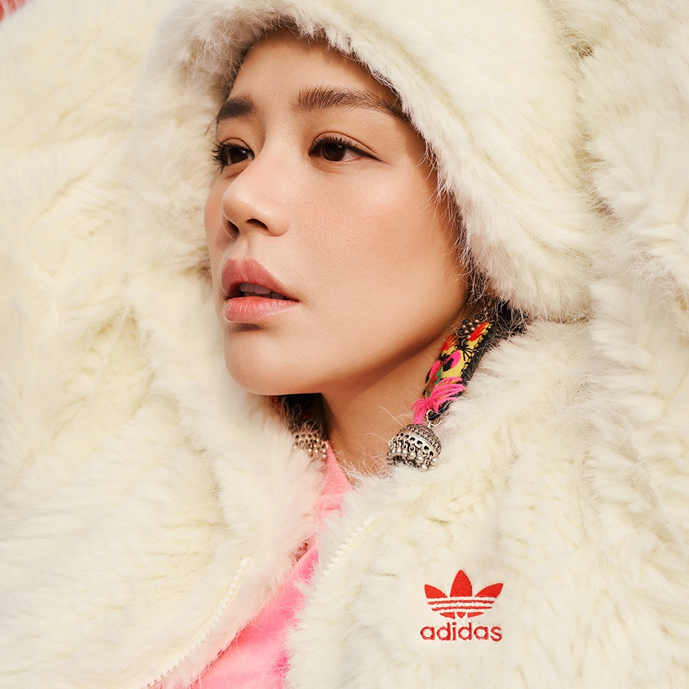 Женская куртка adidas TEXTURED FUR JACKET IX4225