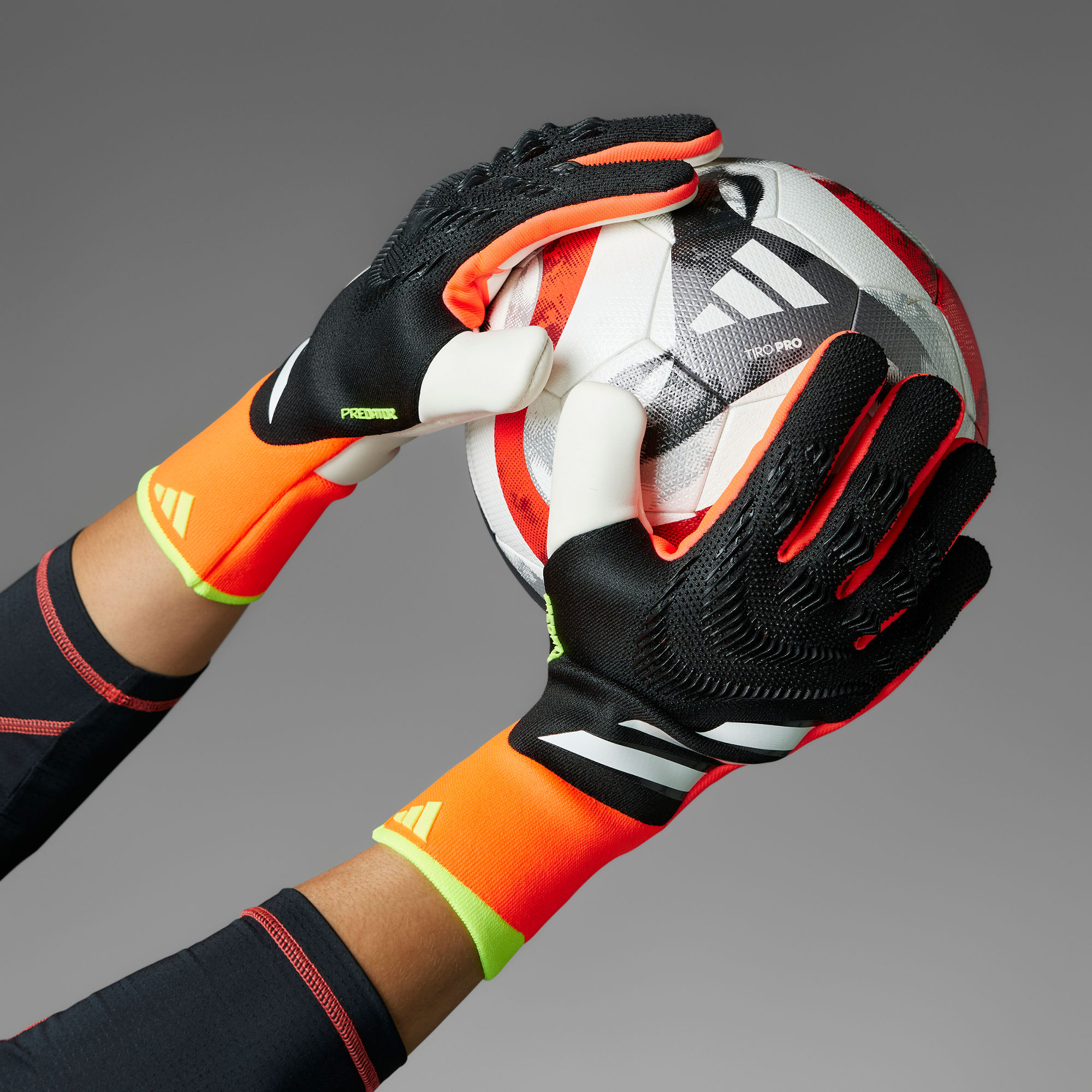 Перчатки adidas PREDATOR PRO GOALKEEPER GLOVES