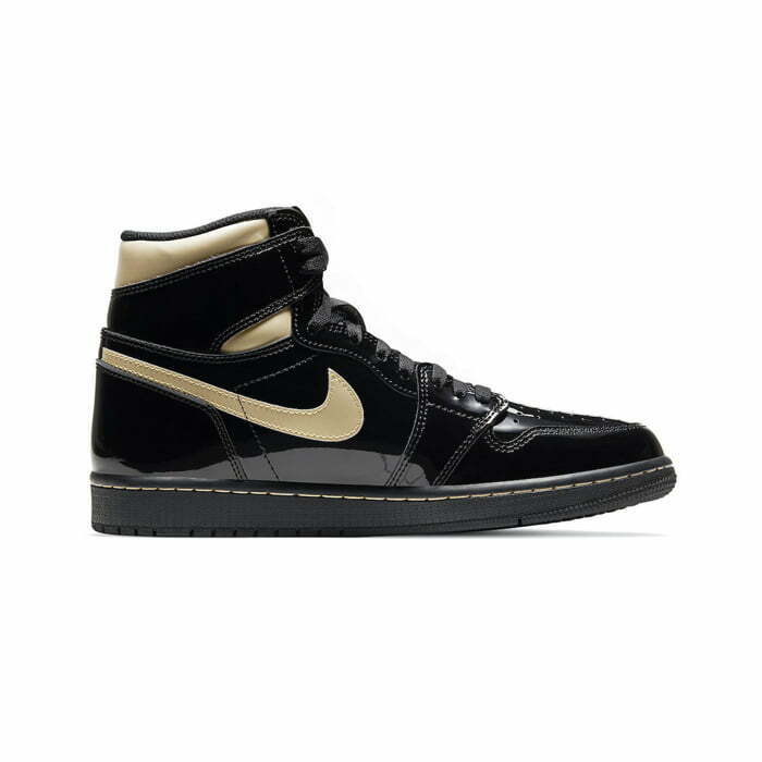 Кроссовки Nike Air Jordan 1 Retro High Black Metallic Gold (2020) черные