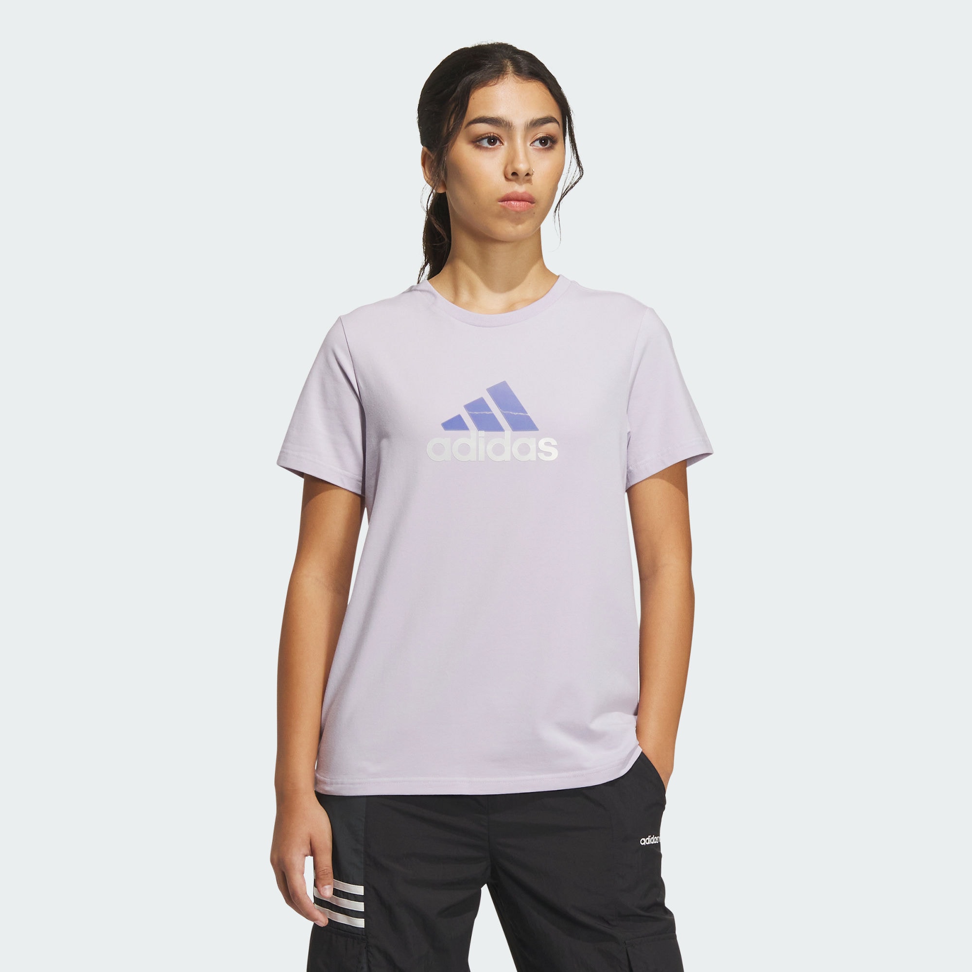 Женская футболка adidas MUST HAVES BADGE OF LOGO T-SHIRT серебристая