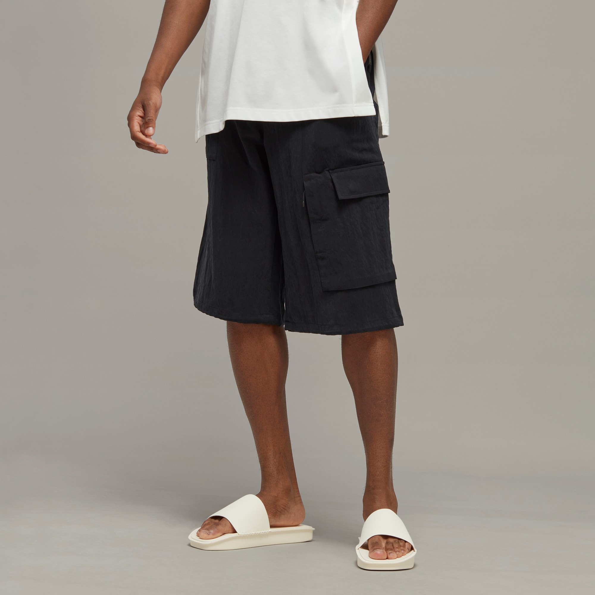 Мужские шорты adidas UTILITY CARGO WOVEN SHORTS