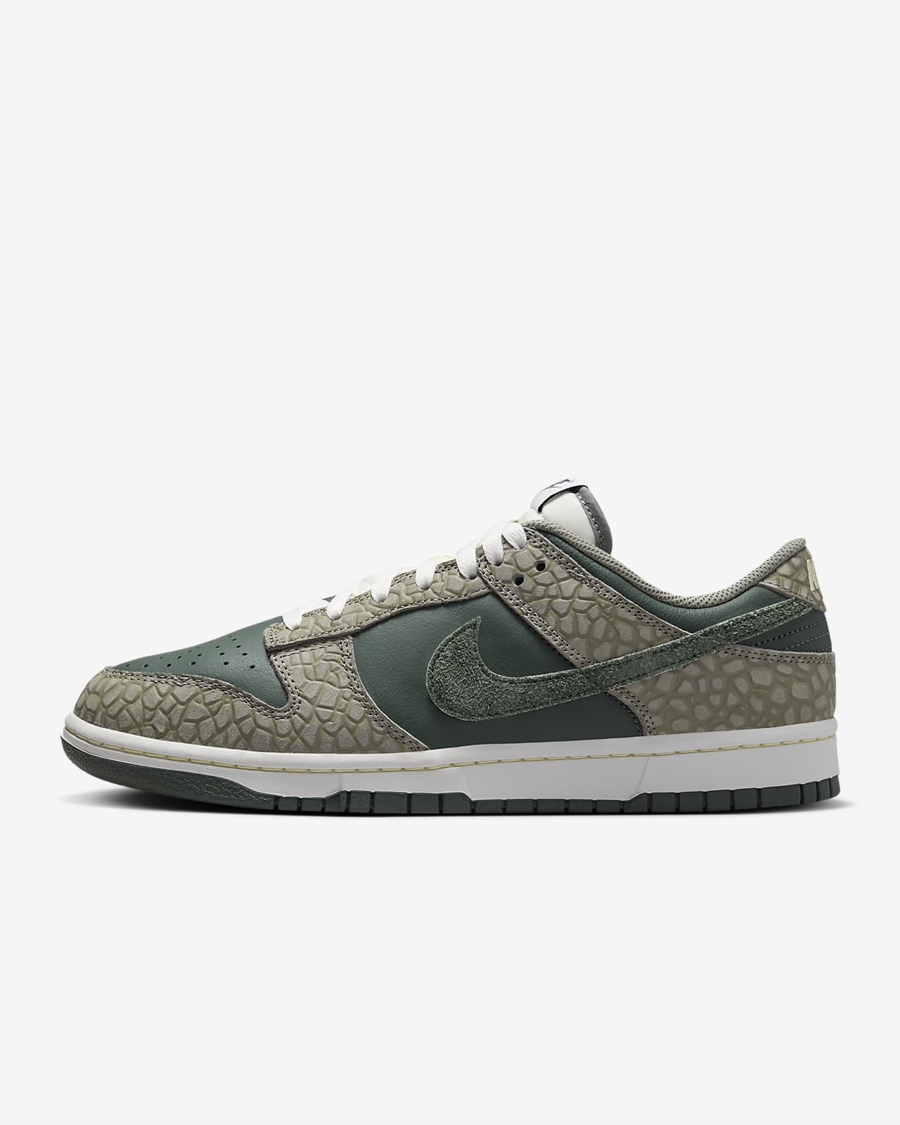 Мужские кроссовки Nike Dunk Low Retro PRM зеленые