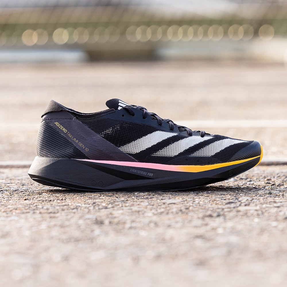 Мужские кроссовки adidas ADIZERO TAKUMI SEN 10 SHOES черно-белые