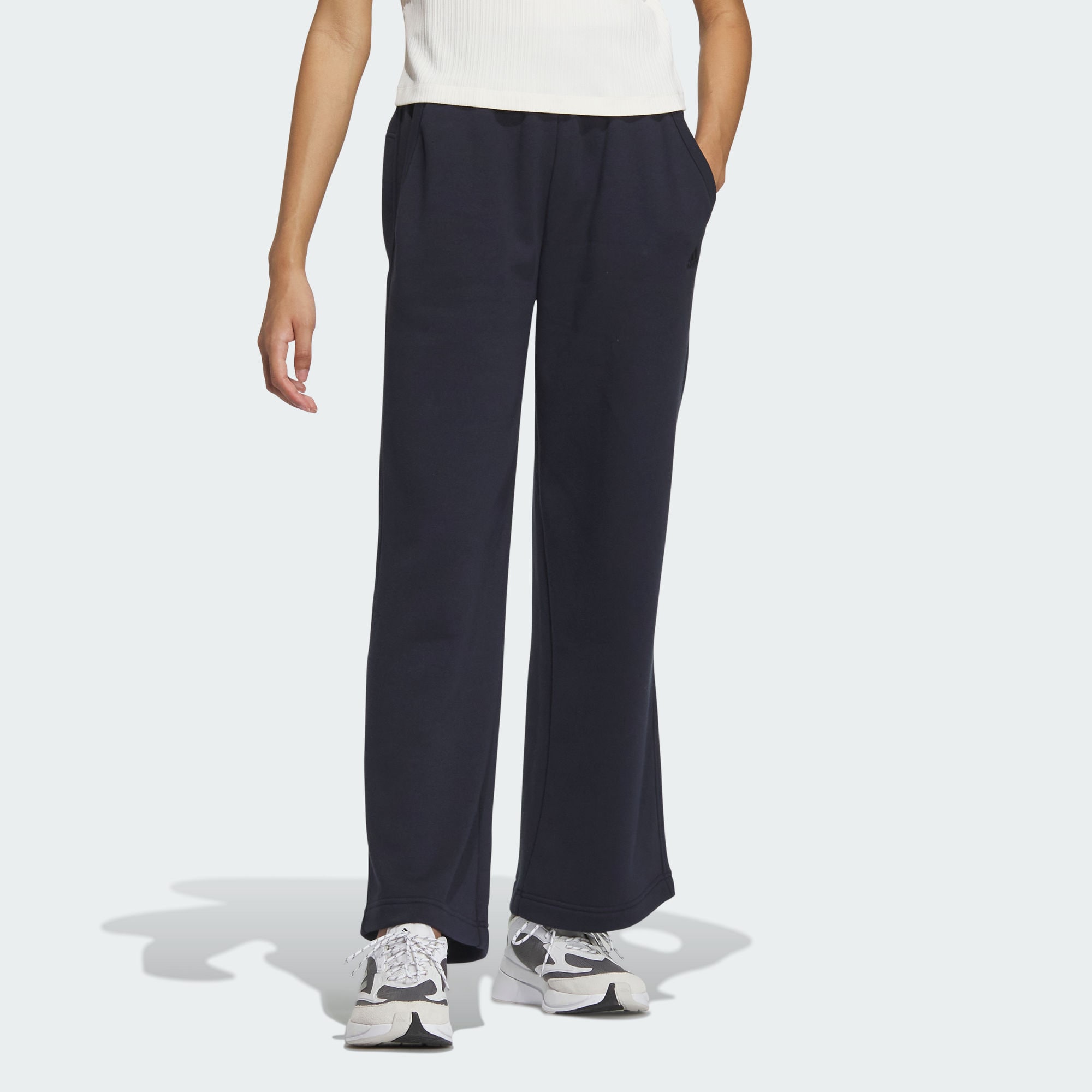 Женские брюки adidas ALL SZN FLEECE WIDE PANTS