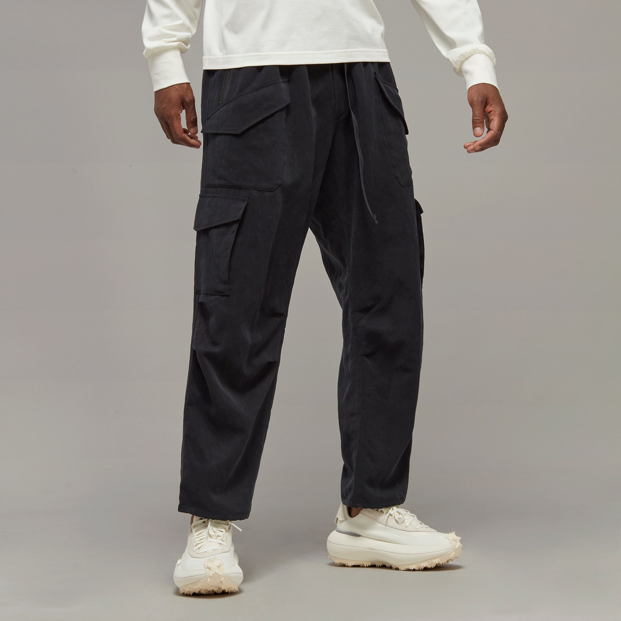 Брюки adidas UTILITY CARGO PANTS