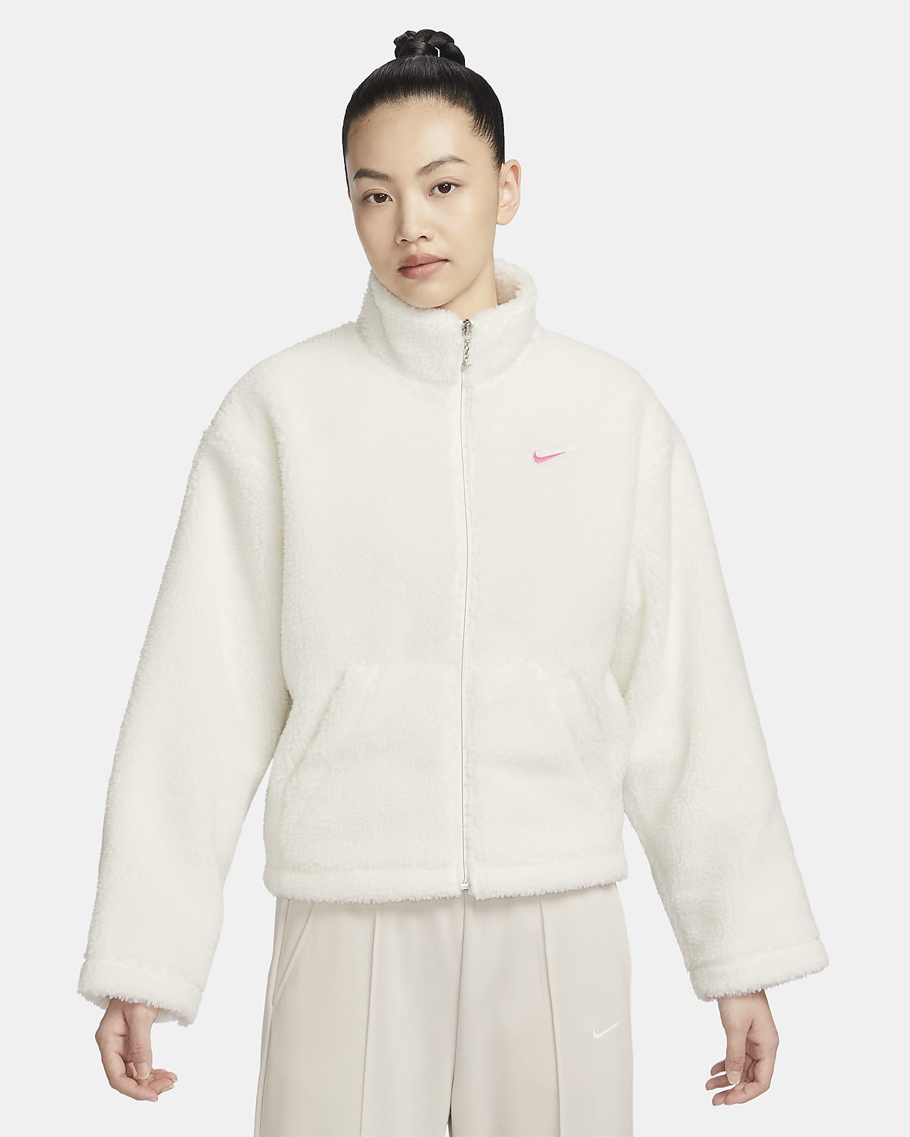 Женская куртка Nike Sportswear белая