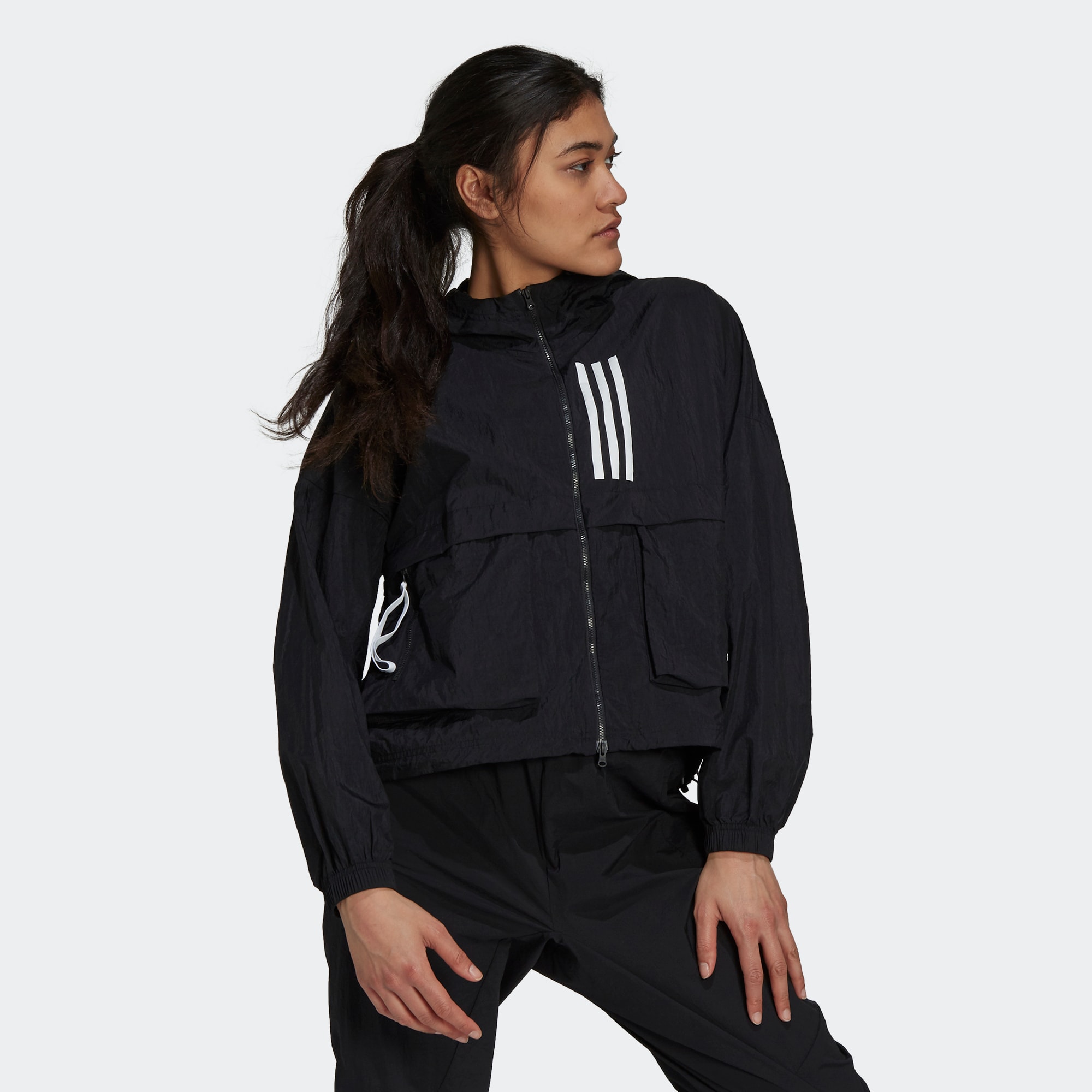 Женская куртка adidas SPORTSWEAR W.N.D. WINDBREAKER черная