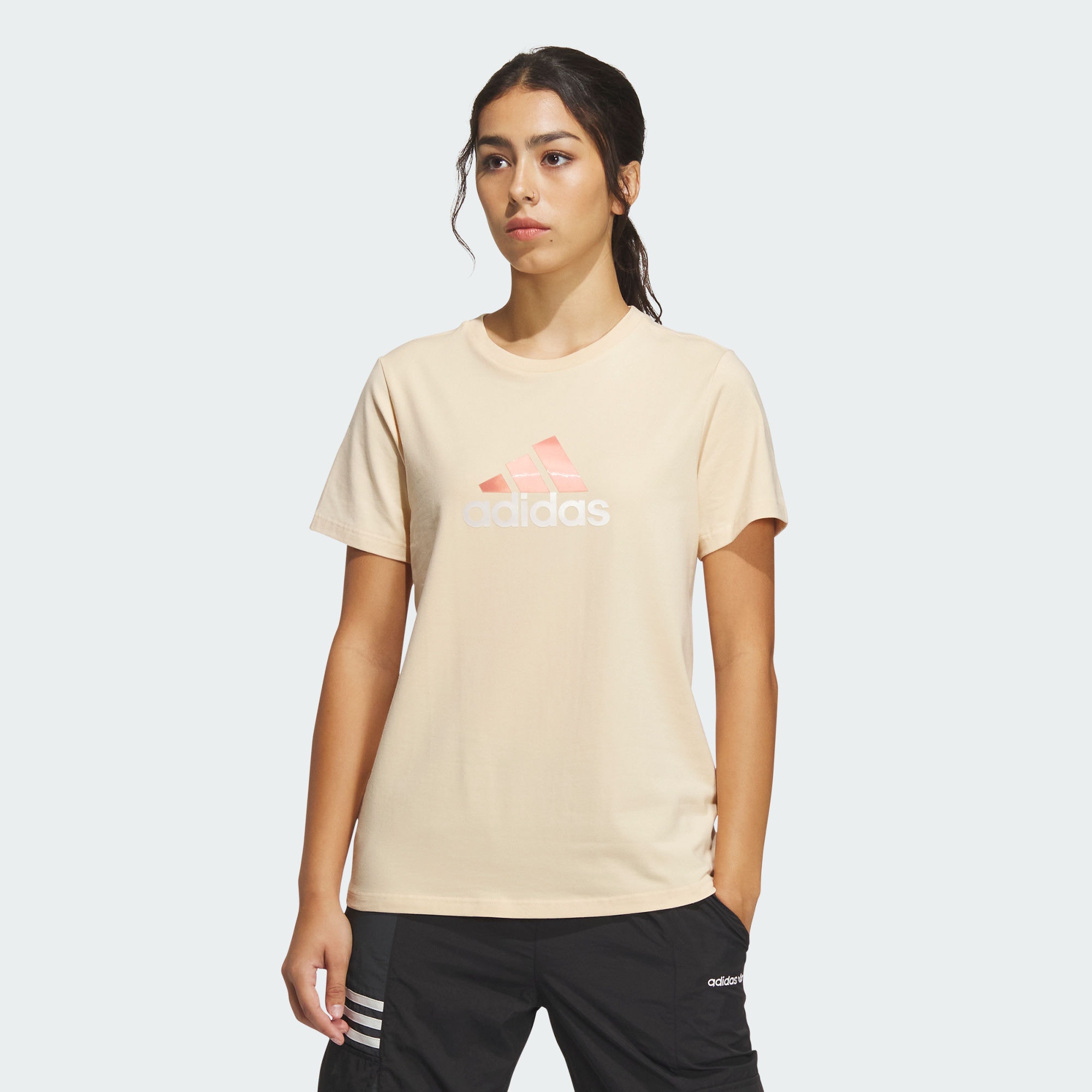 Женская футболка adidas MUST HAVES BADGE OF LOGO T-SHIRT коричневая