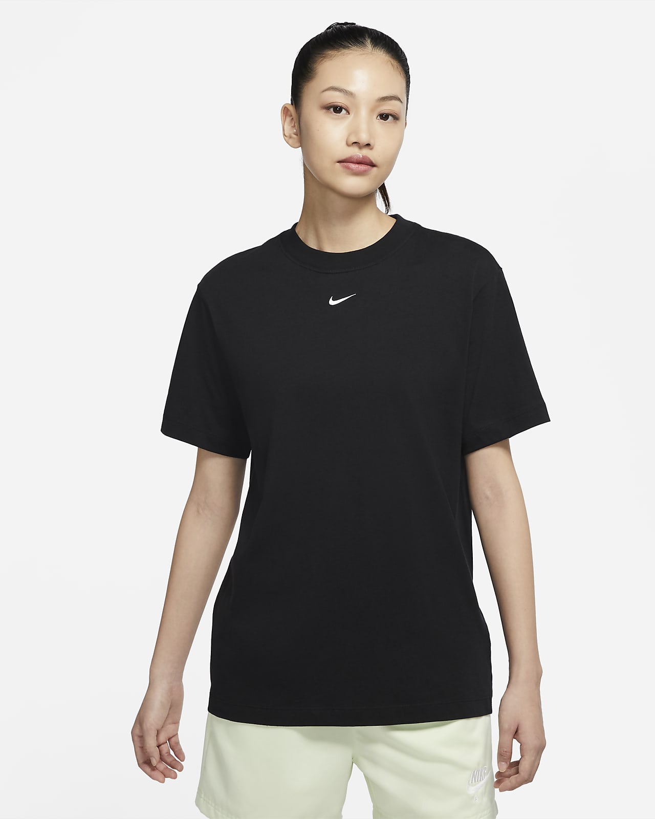 Женская футболка Nike Sportswear Essential черная