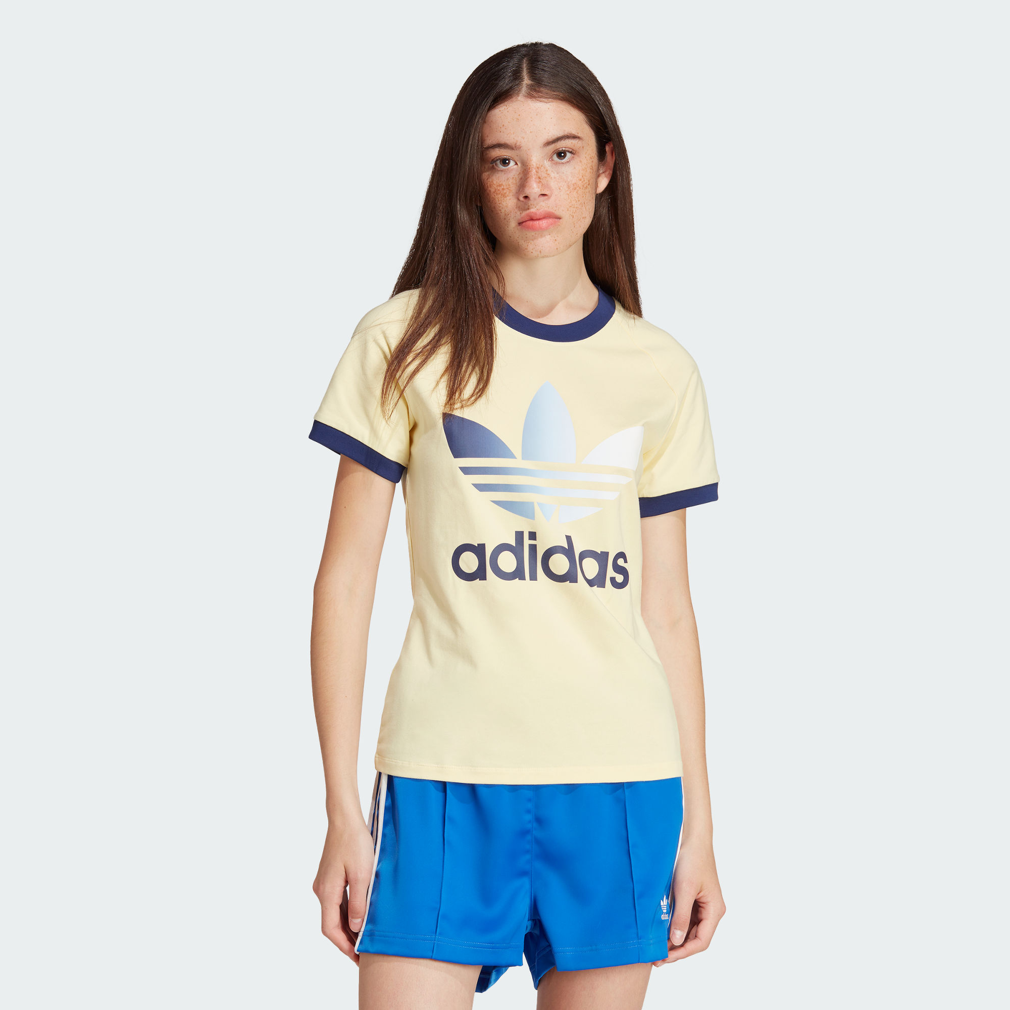 Женская футболка adidas GRADIENT TREFOIL CALI TEE IR6036