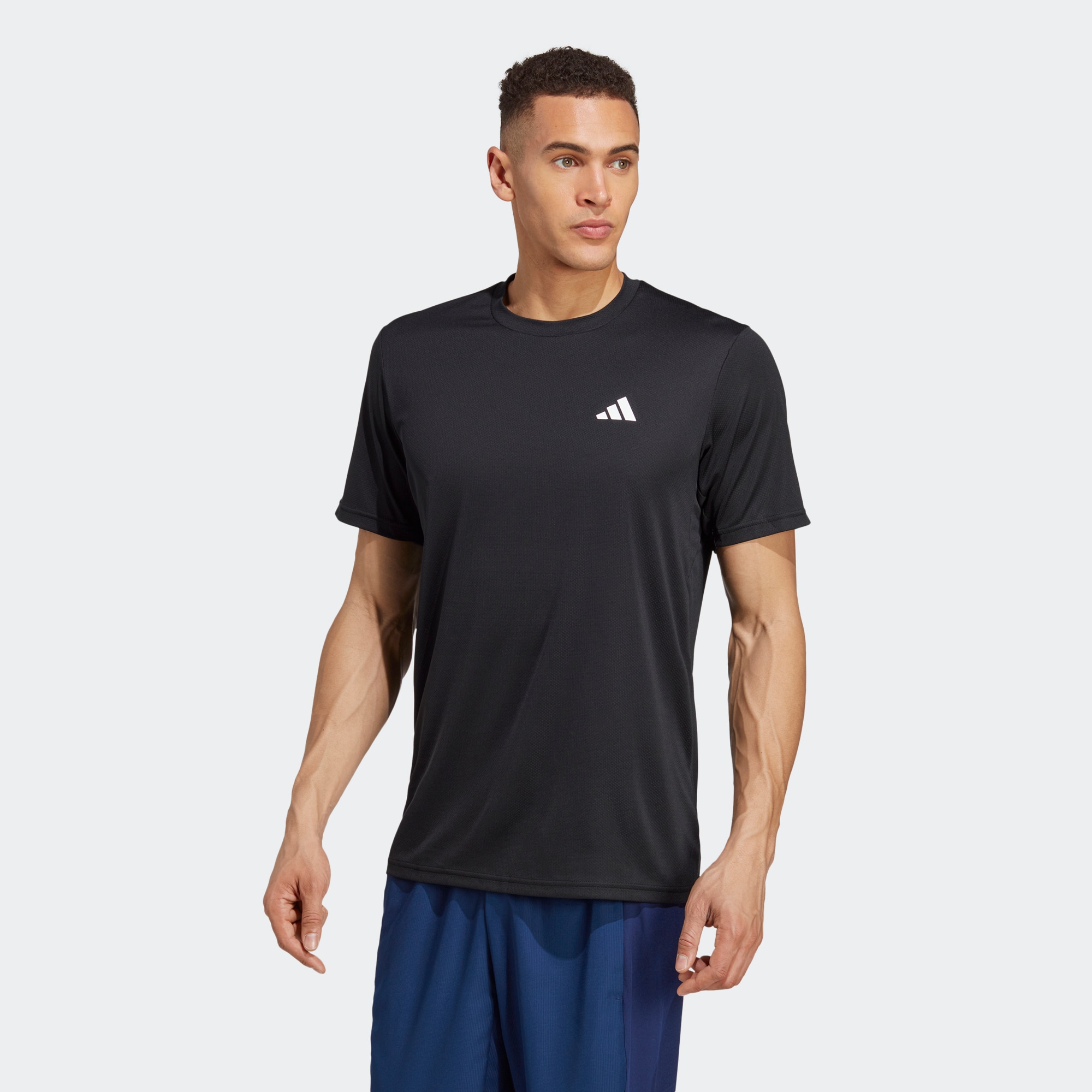 Мужская футболка adidas TRAIN ESSENTIALS TRAINING TEE черно-белая