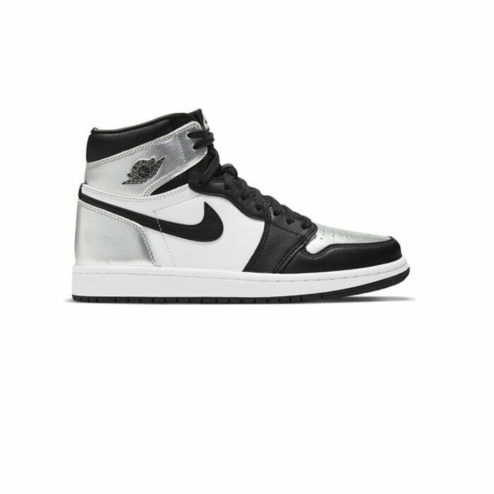 Кроссовки Nike Air Jordan 1 Retro High Silver Toe