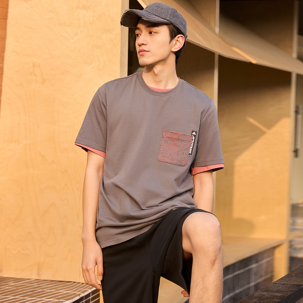 Мужская кепка adidas CITY ESCAPE GRAPHIC POCKET TEE