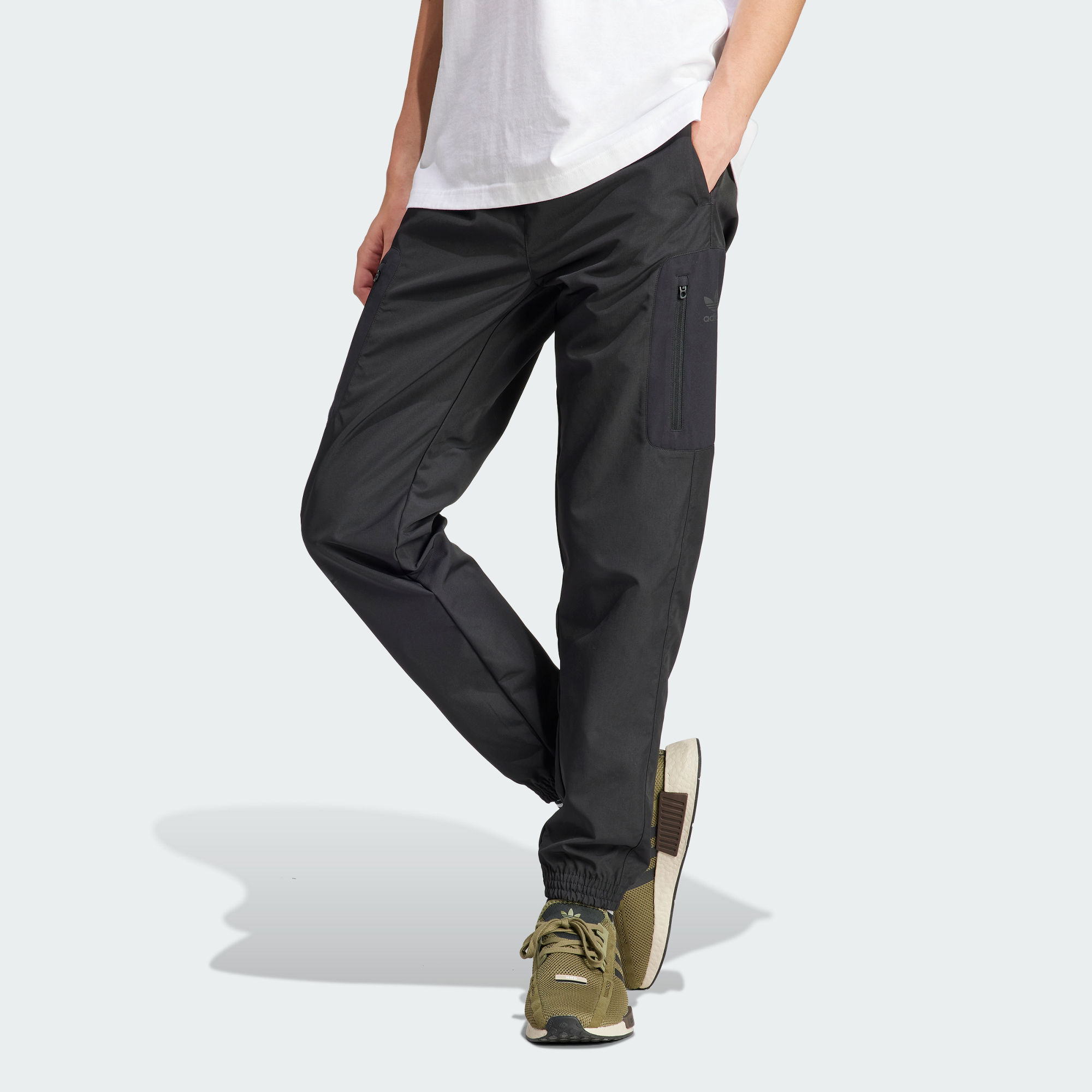 Мужские брюки adidas UTILITY CARGO PANTS черные