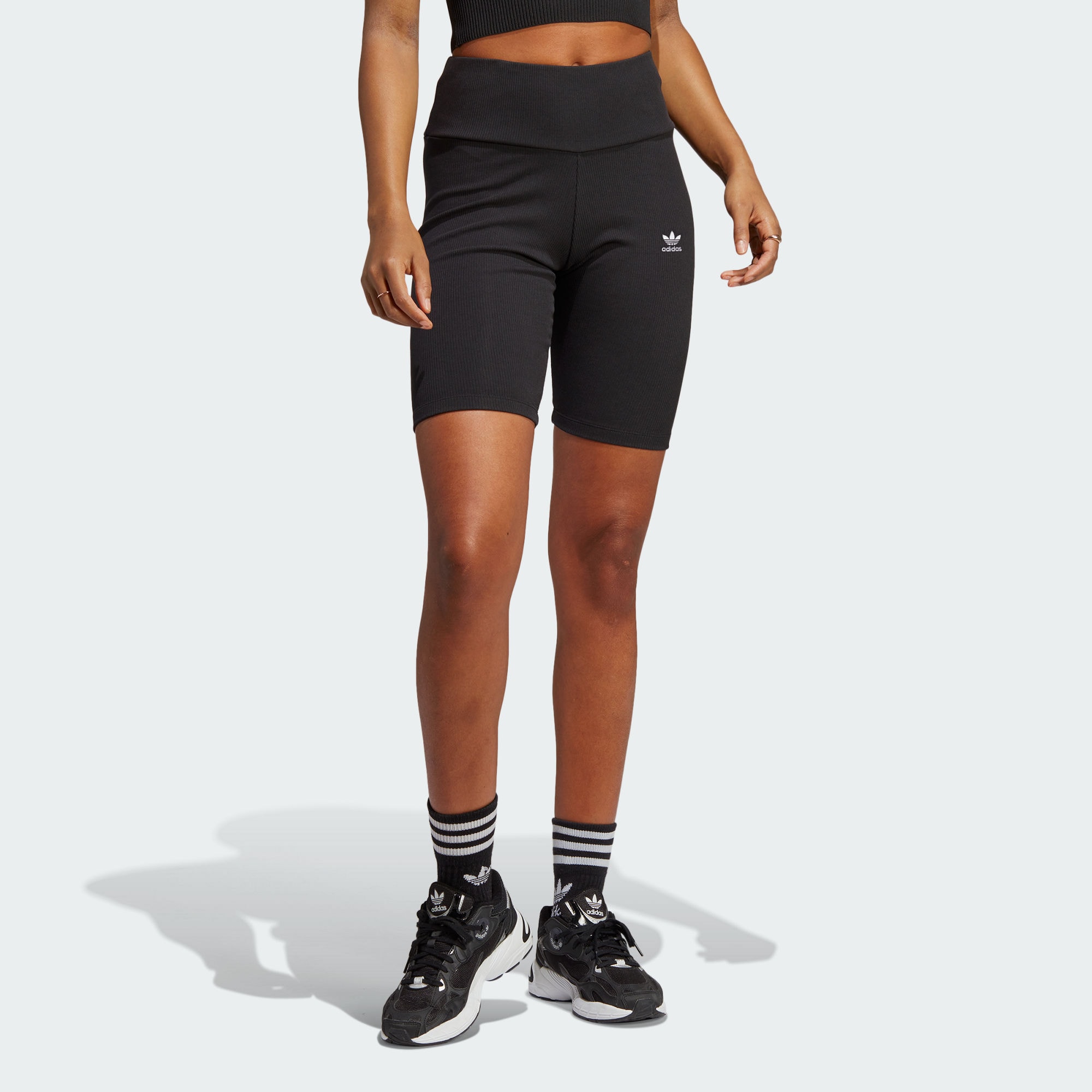 Женские леггинсы adidas ADICOLOR ESSENTIALS SHORT LEGGINGS