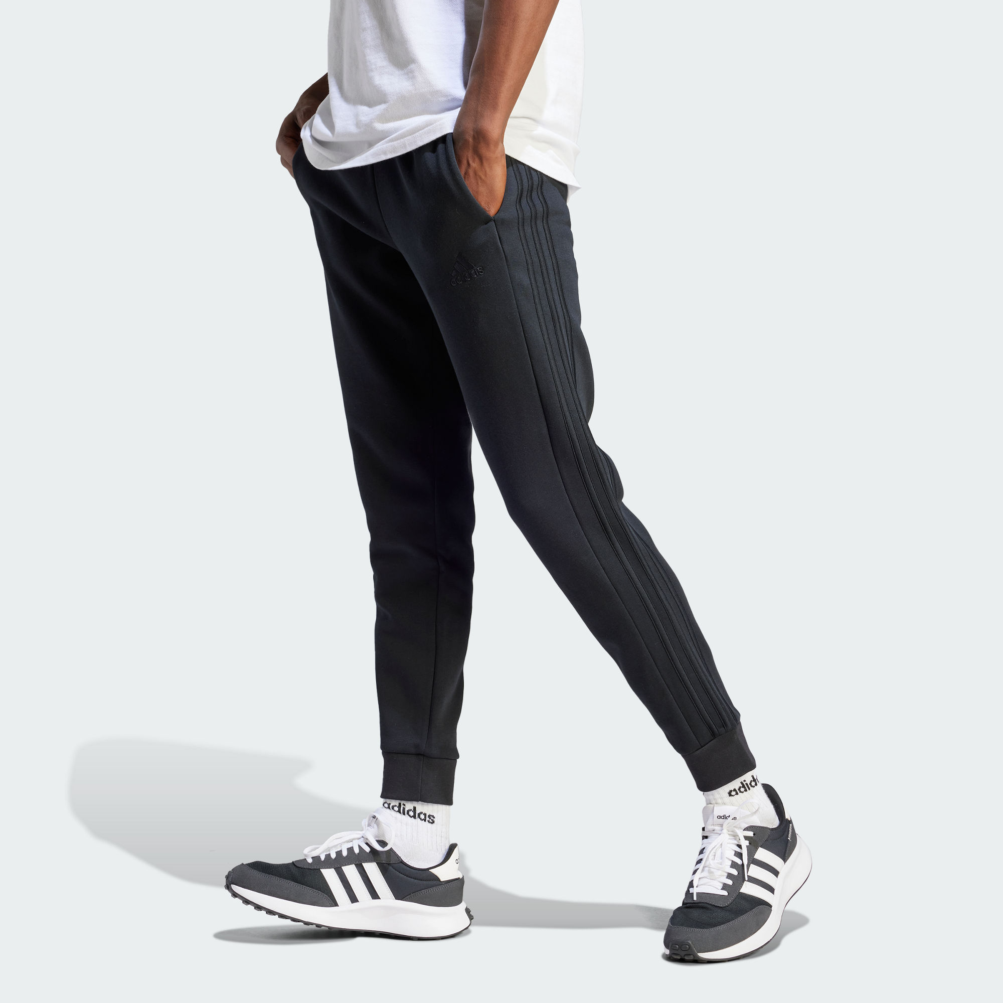 Мужские брюки adidas ESSENTIALS FLEECE CUFF PANTS черные