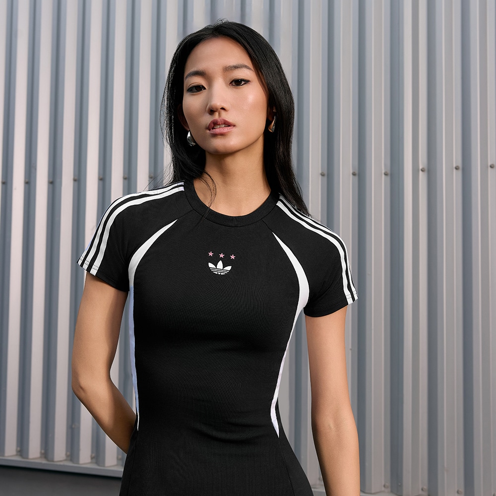 Женское платье adidas JERSEY SHORT SLEEVE DRESS