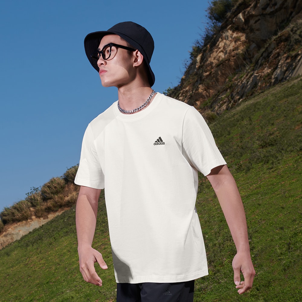 Мужская футболка adidas MUST HAVES SMALL LOGO TEE белая