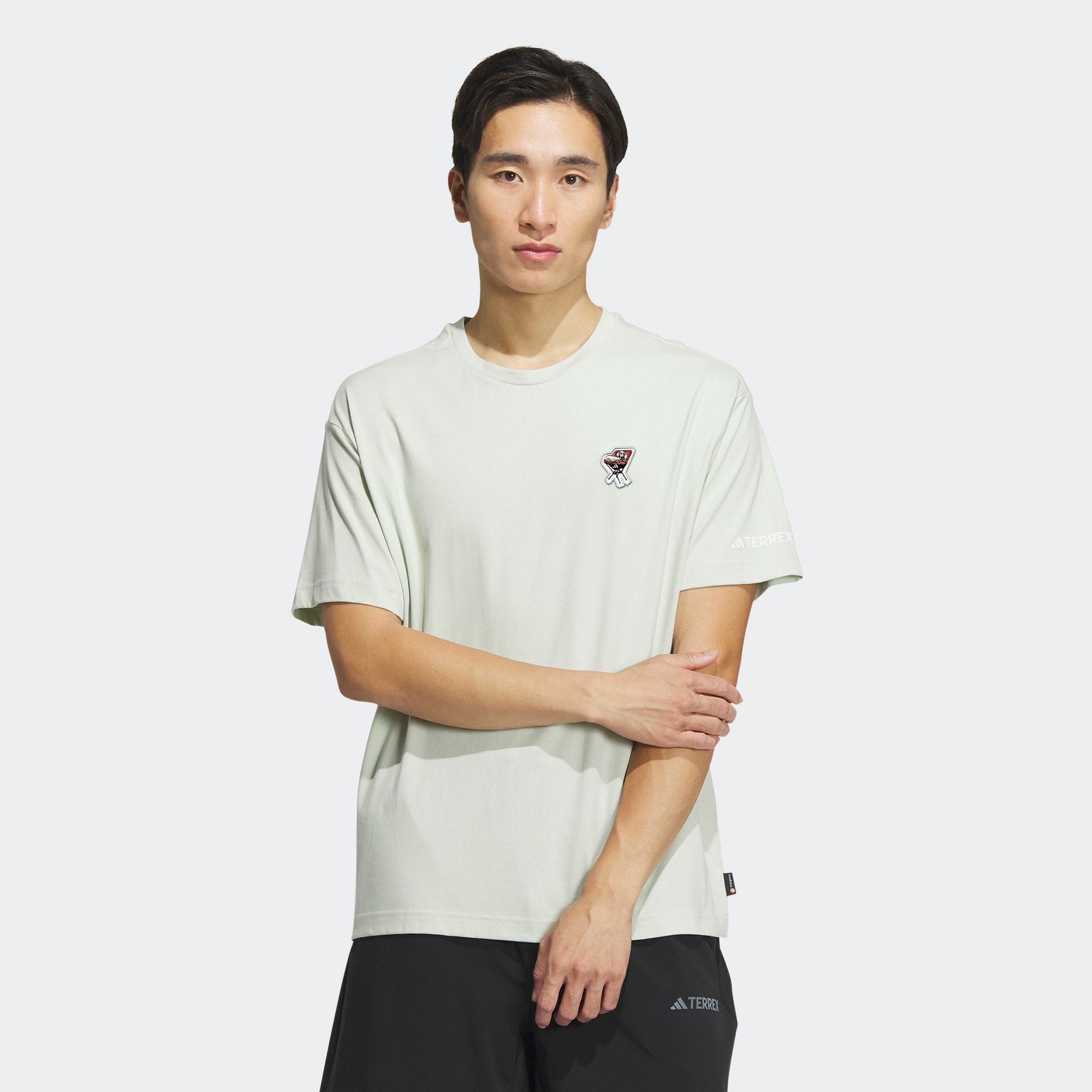 Мужская футболка adidas PATCH POLYGIENE T-SHIRT 230 GSM зеленая