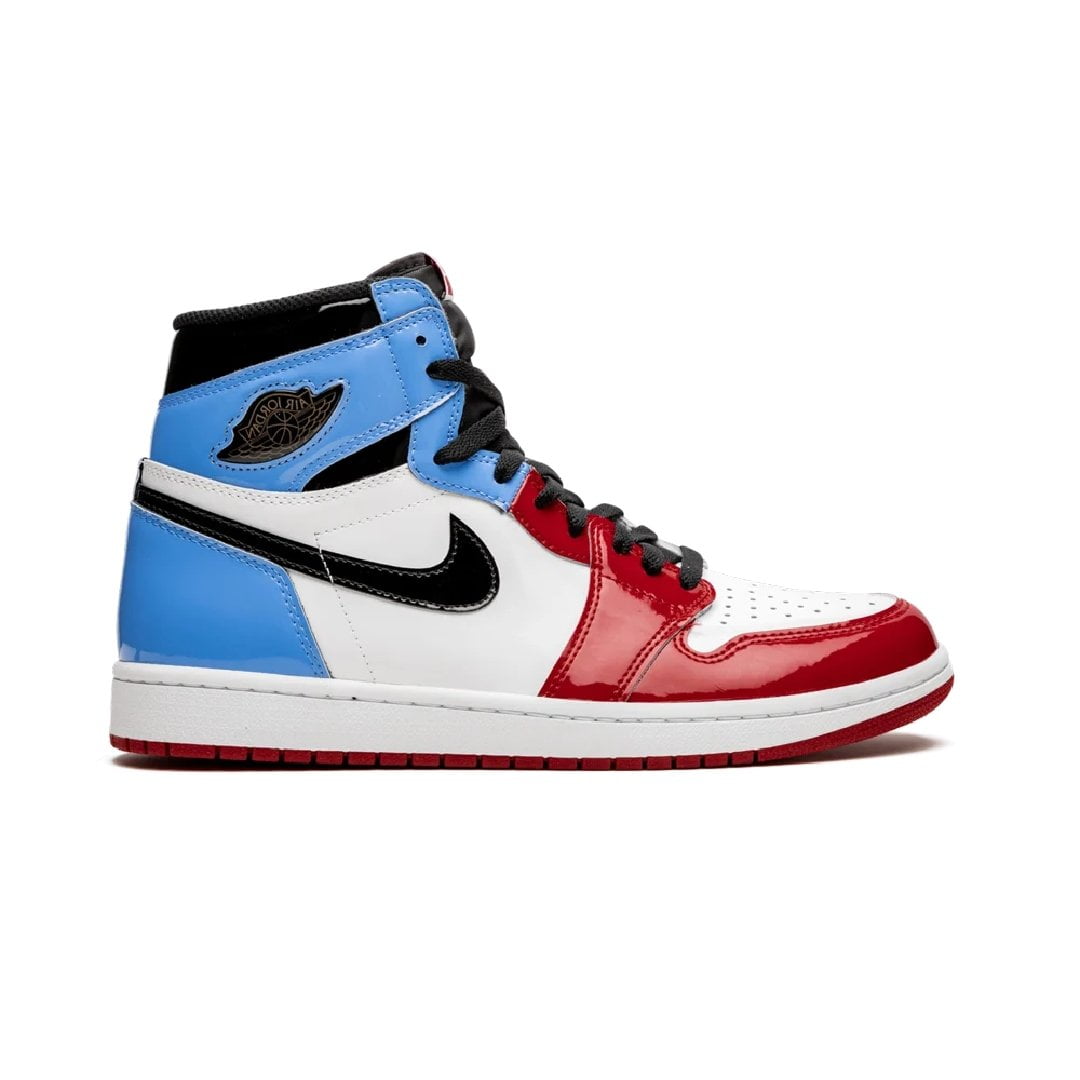 Кроссовки Nike Air Jordan 1 Retro High Fearless UNC Chicago