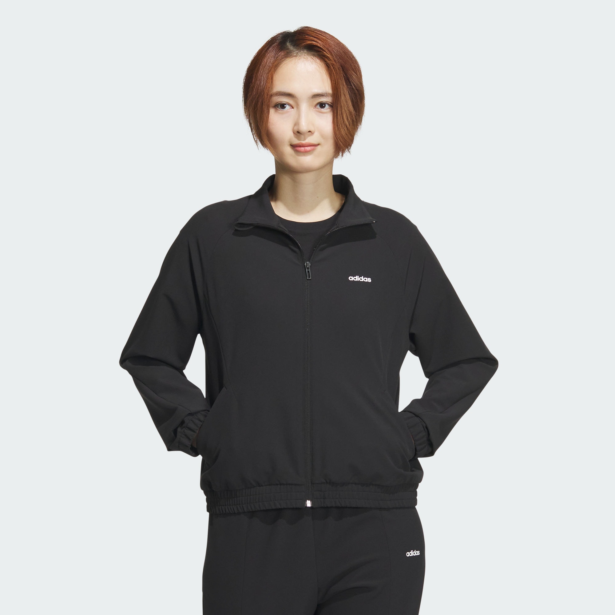 Женская куртка adidas DRY WOVEN LBR FULL-ZIP JACKET черная