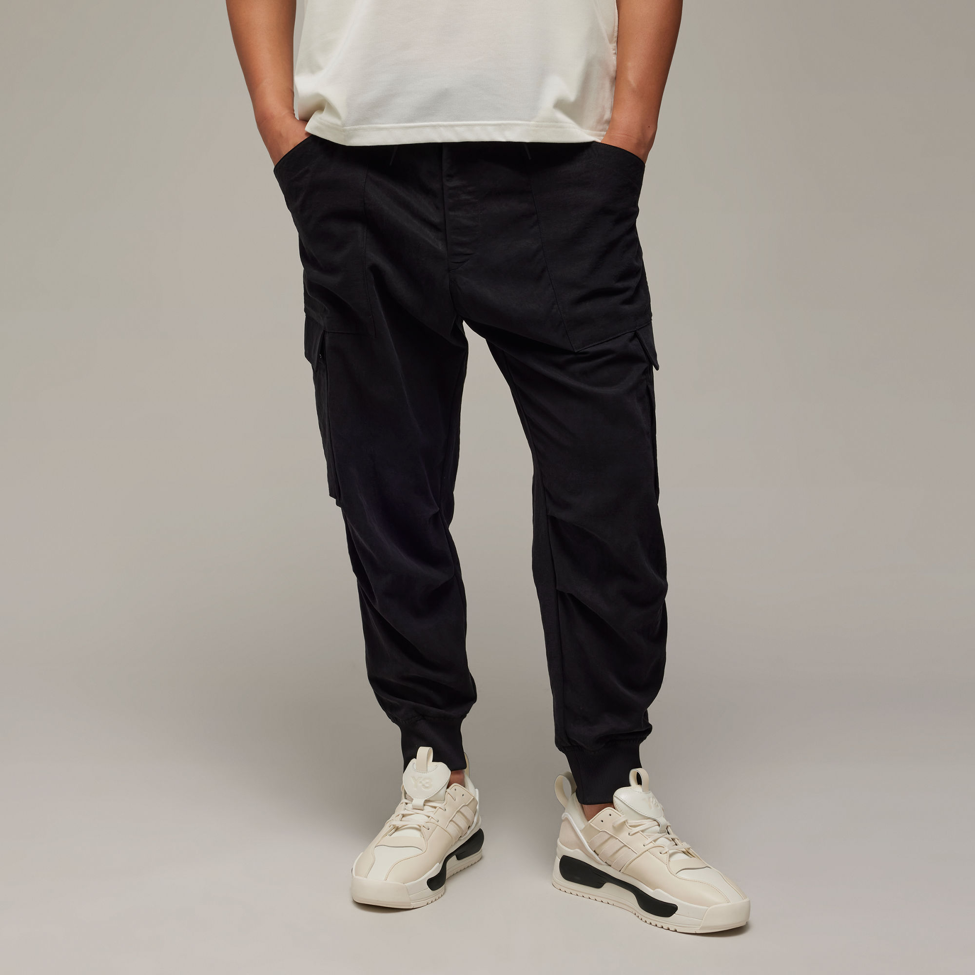 Мужские брюки adidas WASHED TWILL CUFFED CARGO PANTS