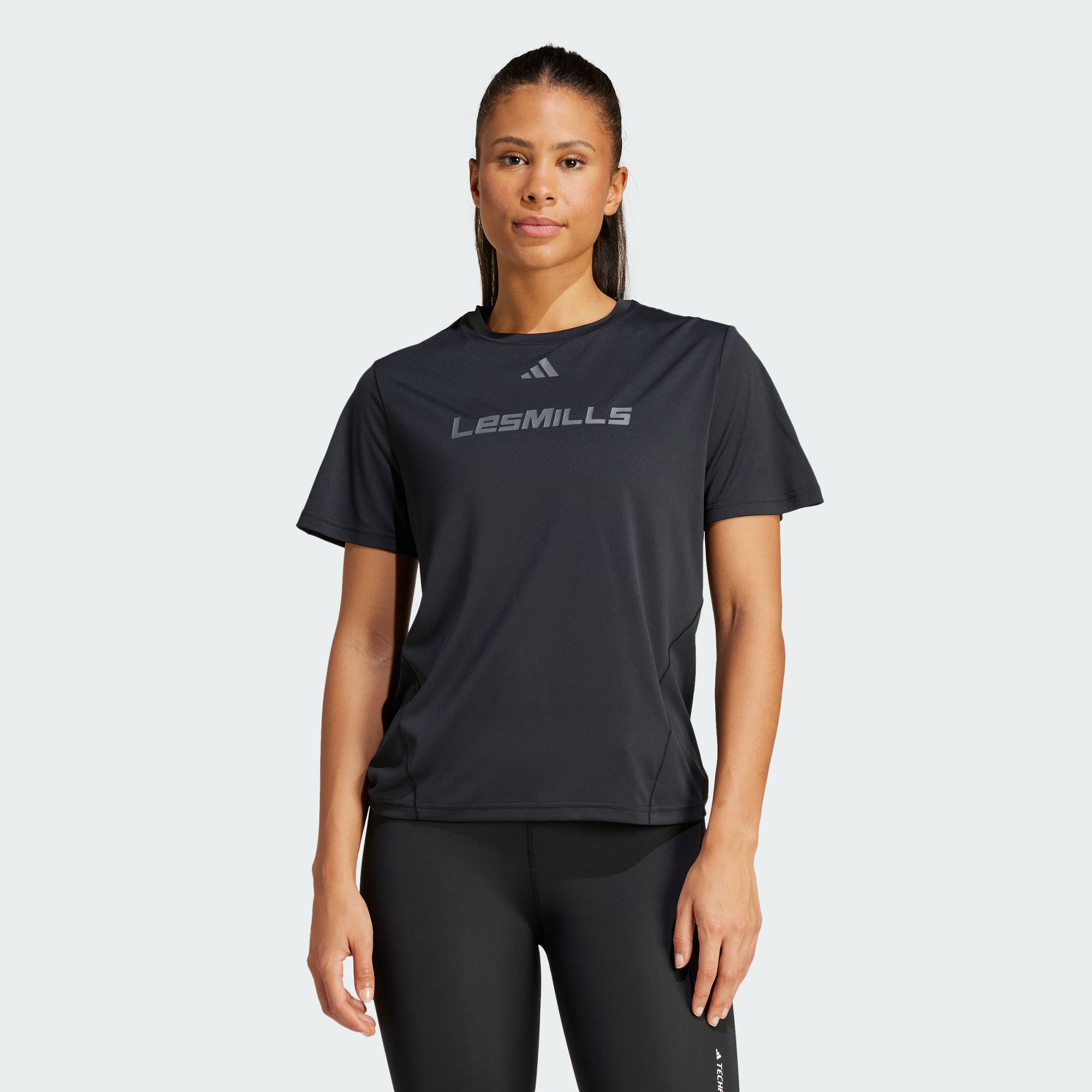 Женская футболка adidas LES MILLS GRAPHIC TEE черная